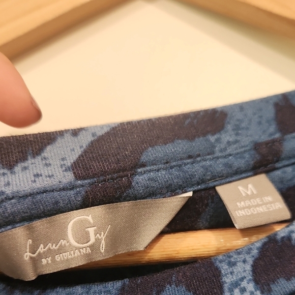 G By Giuliana Animal Print Stylish Blue‎ Leopard Print Women's Top - Picture 2 of 3